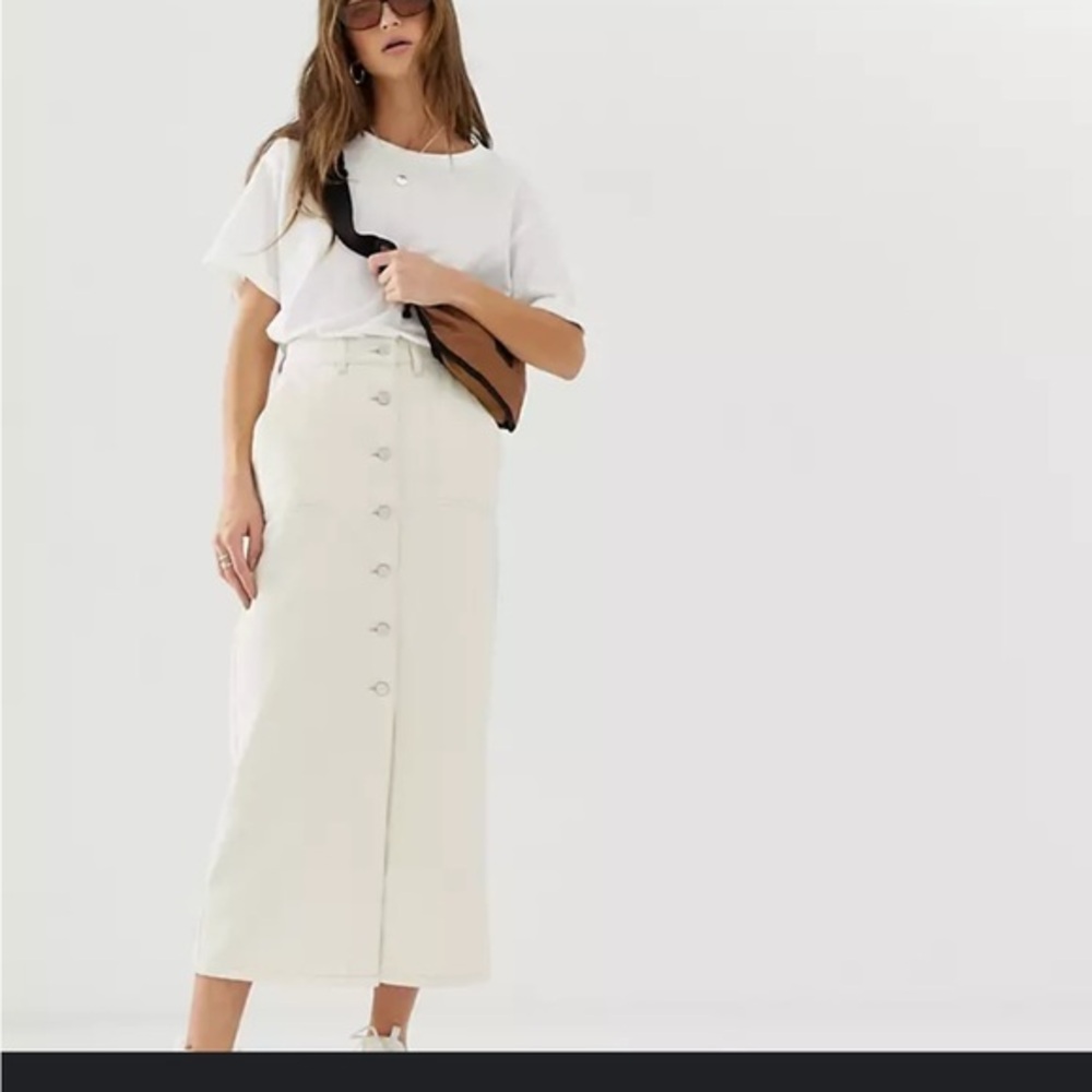 On-Line woman’s medium maxi skirt 44 inches long - new